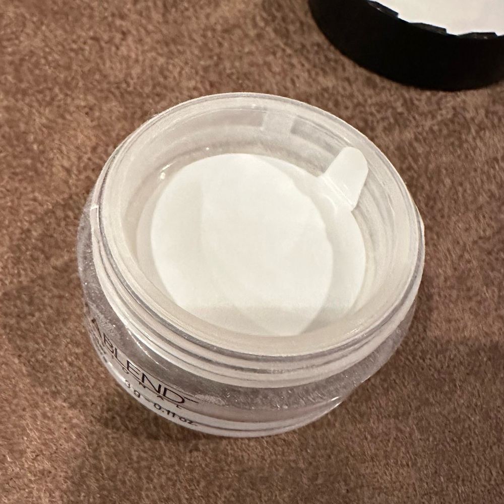 Dermablend Mini Setting Powder - Picture 2 of 3